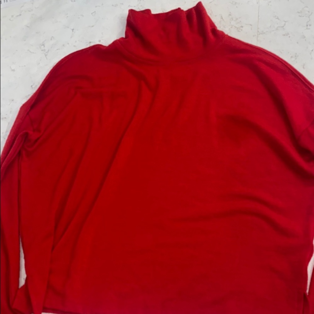 RED BANANA REPUBLIC TURTLE NECK